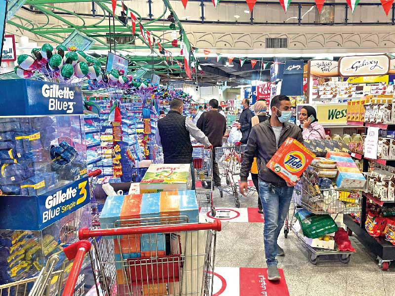 جانب من الإقبال على الجمعيات