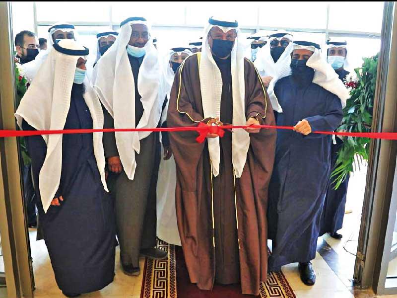  وزير الشؤون الاجتماعية وزير الاوقاف والشؤون الاسلامية عيسى الكندري يفتتح مبنى وزارة الأوقاف الجديد