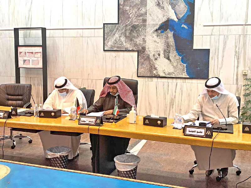 جانب من اجتماع لجنة الفروانية