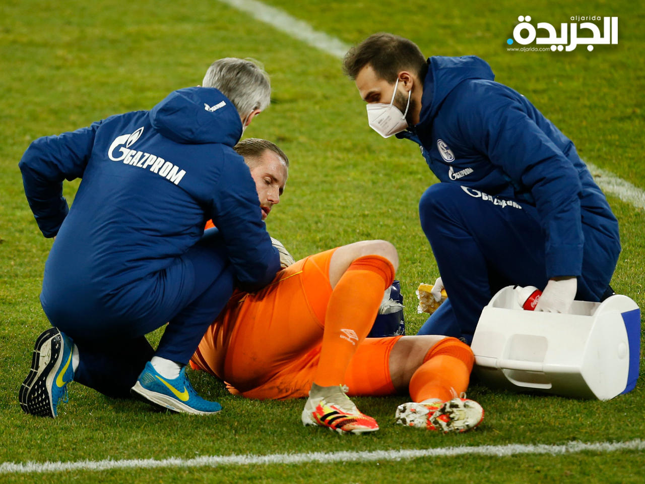 لحظة إصابة حارس مرمى شالكه رالف فايرمان