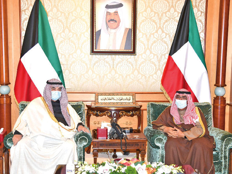 سمو ولي العهد الشيخ مشعل الأحمد مستقبلاً  سمو الشيخ ناصر المحمد أمس