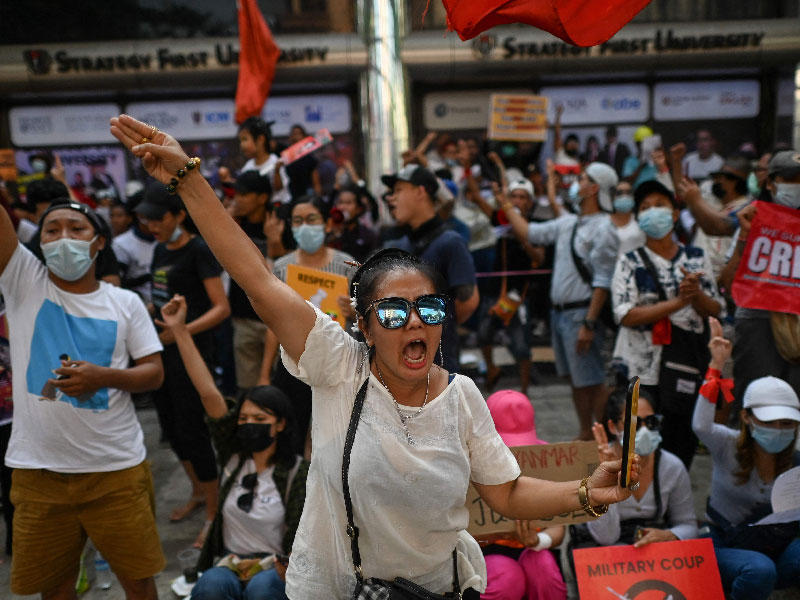 الانقلاب في ميانمار مع تنديد مجموعة السبع G7 أمس