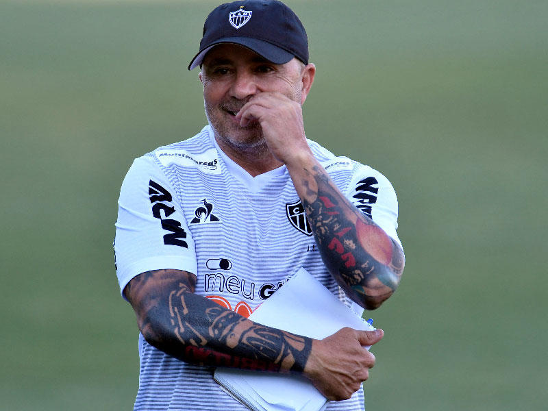  المدرب الأرجنتيني خورخي سامباولي