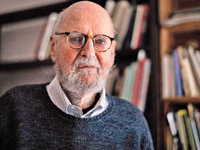 الشاعر والناشر الأميركي لورانس فيرلينجيتي