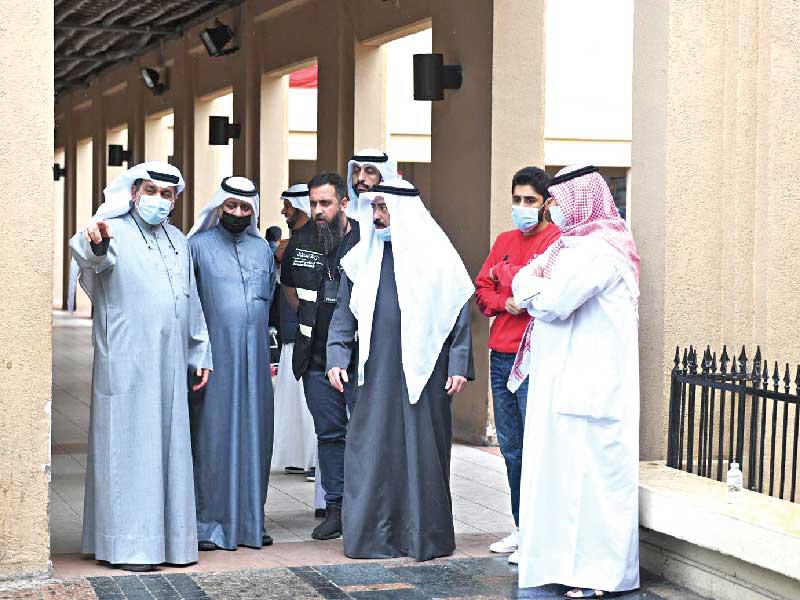 من أجواء الجولة للأمين العام للمجلس الوطني للثقافة والفنون والآداب كامل العبدالجليل