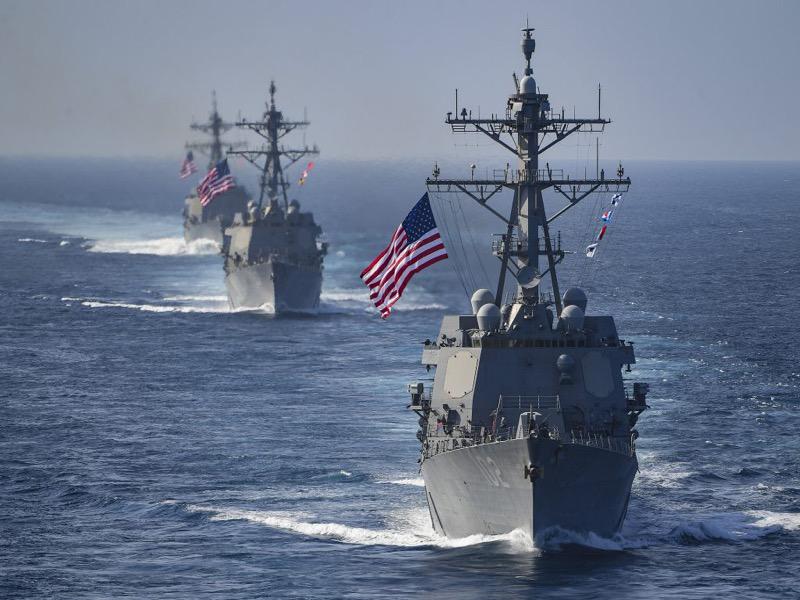 سفينة حربية أمريكية
