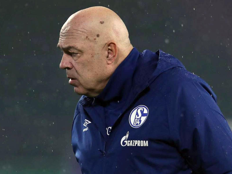  مدرب نادي شالكه كريستيان غروس 