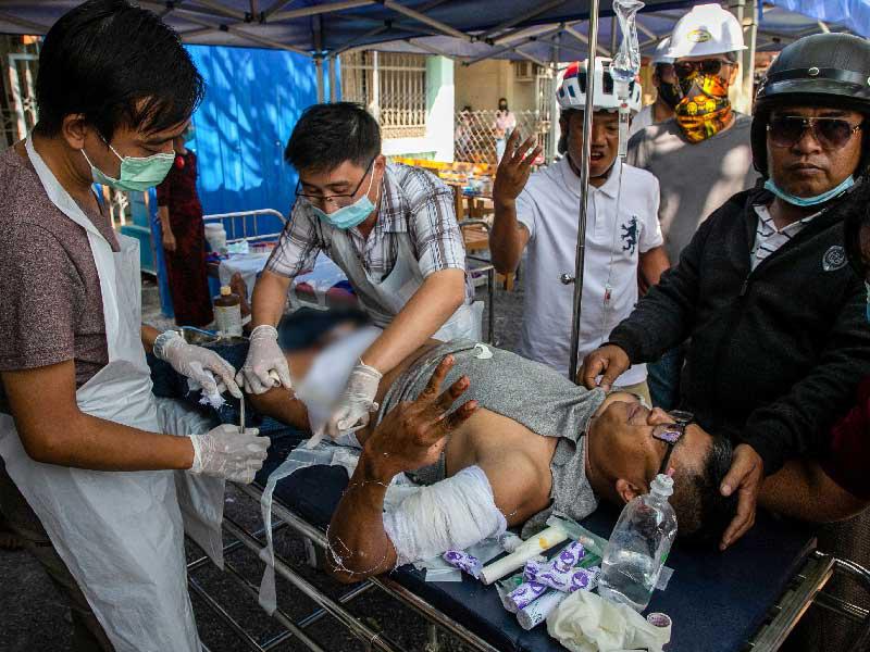 جانب من الاحتجاجات ضد النظام العسكري الجديد في البلاد 