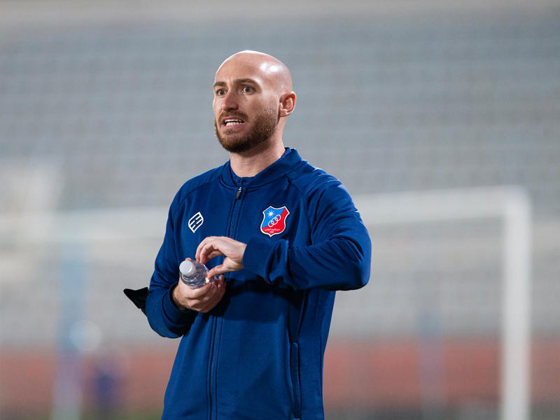 مدرب فريق الكويت لكرة القدم، الإسباني كارلوس غوانزاليز