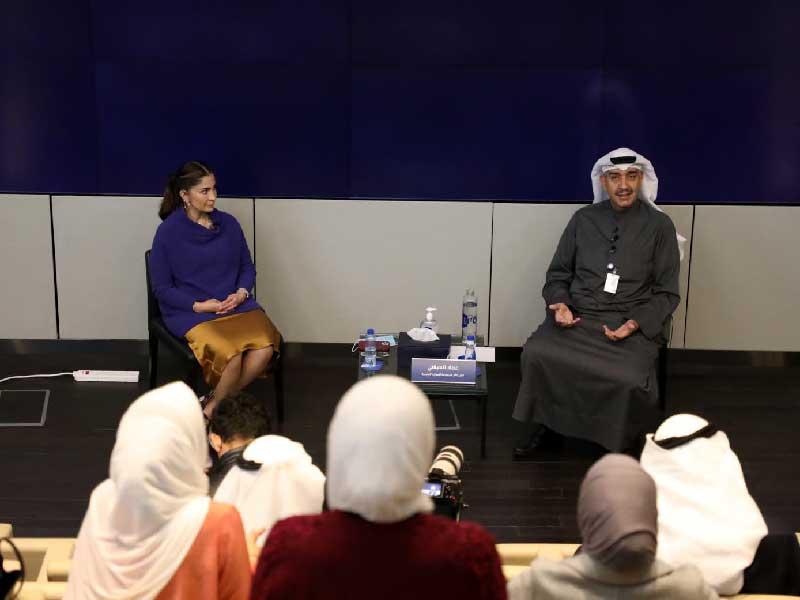 المدير العام للموارد البشرية لمجموعة بنك الكويت الوطني عماد العبلاني متحدثاً خلال المحاضرة