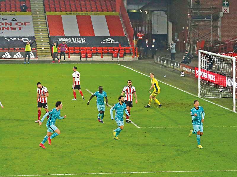 فرحة لاعبي ليفربول بهدف فيرمينيو