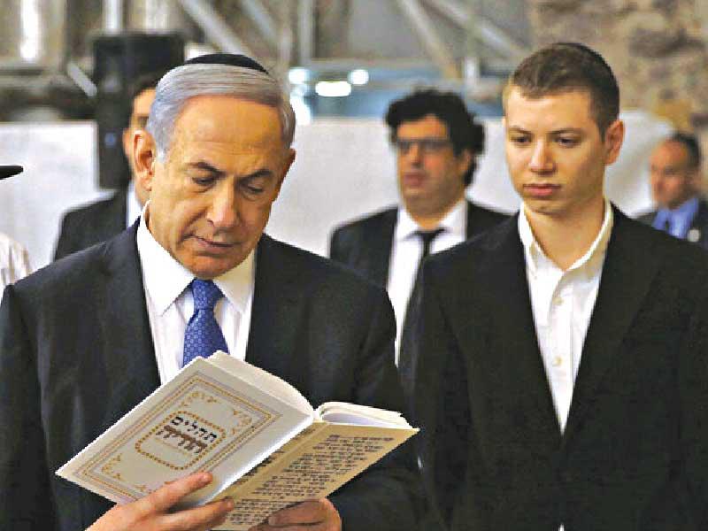 رئيس الوزراء بنيامين نتنياهو و نجله