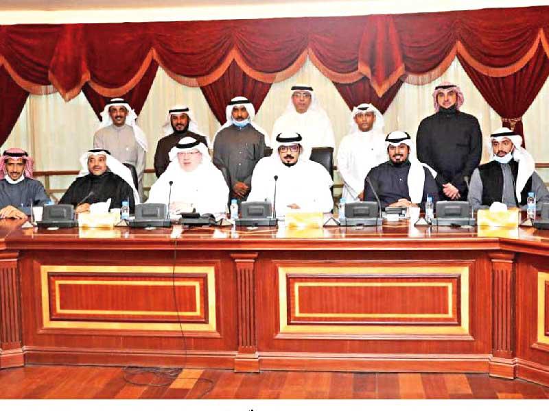 جانب من المؤتمر الصحافي