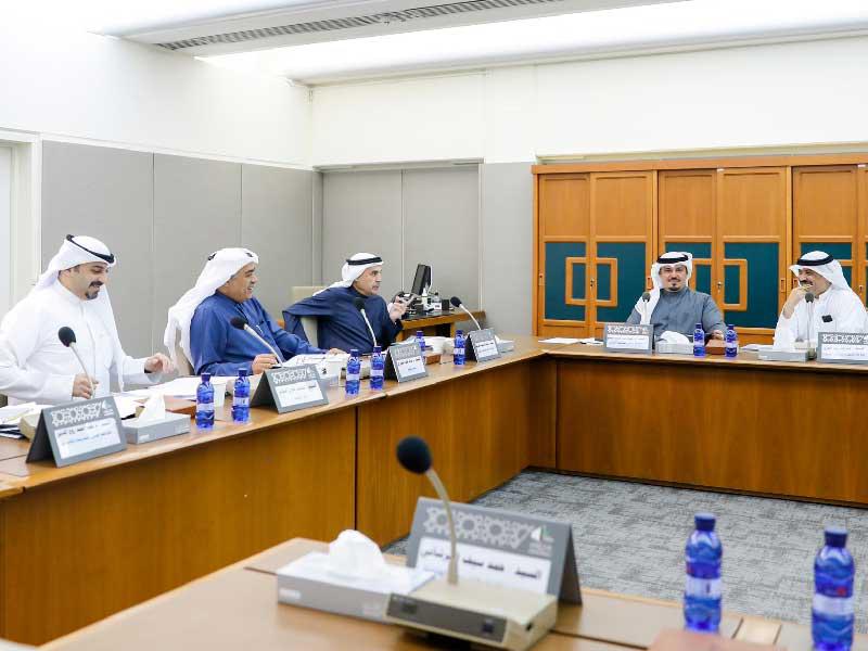  اللجنة التشريعية  في اجتماع سابق