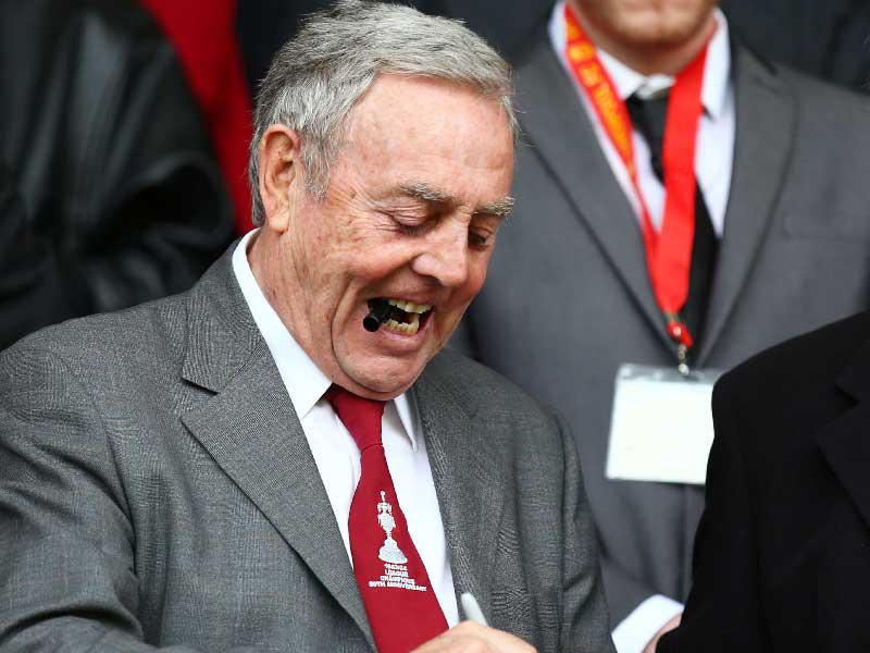  مهاجم فريق ليفربول الأسبق يان سانت جون