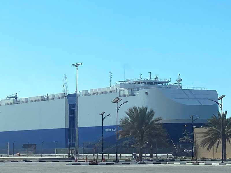 سفينة مملوكة لإسرائيل تعرضت لانفجار في الممر المائي الاستراتيجي بخليج عمان