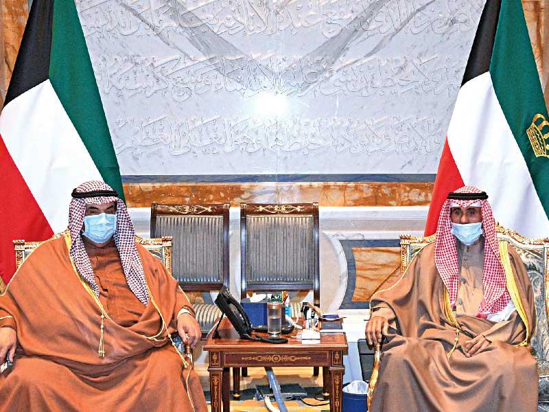 صاحب السمو أمير البلاد، الشيخ نواف الأحمد مستقبلاً ناصر المحمد أمس