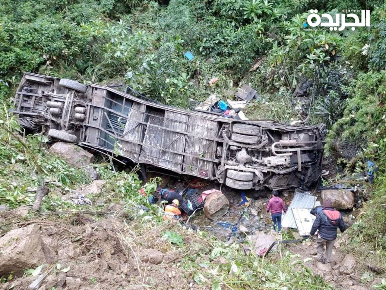 بوليفيا: سقوط حافلة بوادٍ