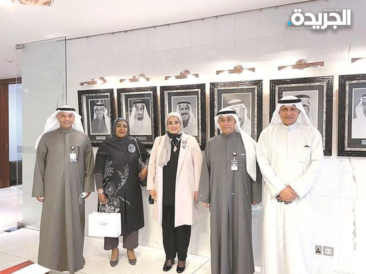 العوفان مع قيادات بنك الائتمان