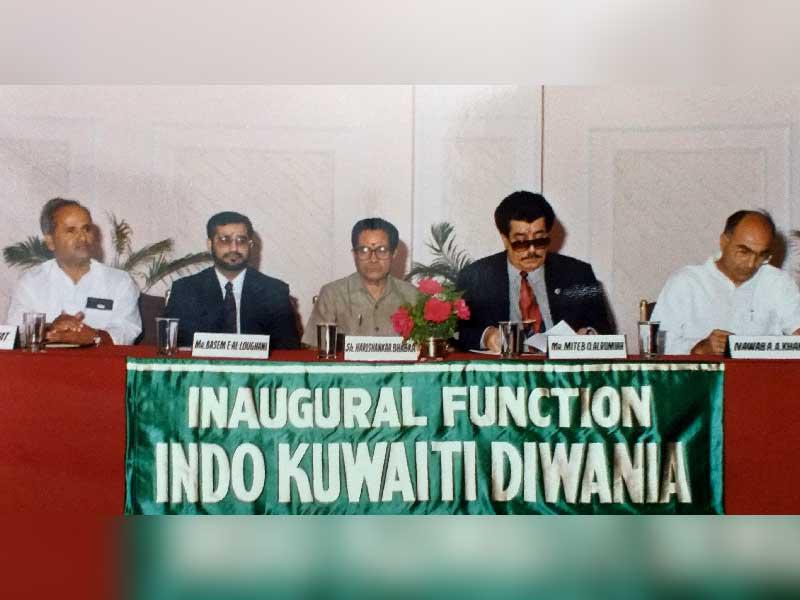 المستشار متعب الرميح وكبير وزراء ولاية راجستان والسيد نواب خان والسيد شيكاوت وباسم اللوغاني في إحدى المناسبات عام 1995