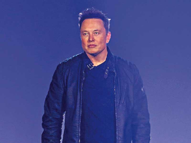 إيلون ماسك الرئيس التنفيذي لشركة تسلا Tesla 