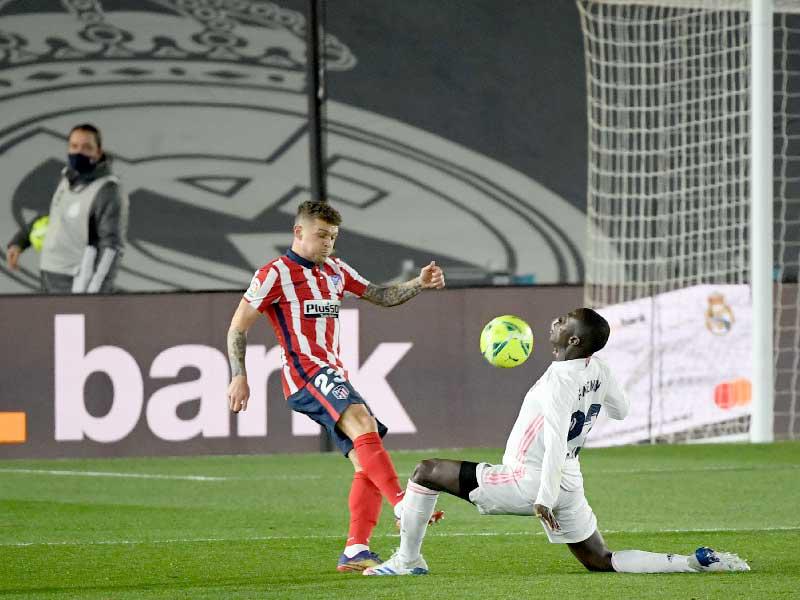 جانب من مباراة الذهاب بين ريال مدريد وأتلتيكو مدريد