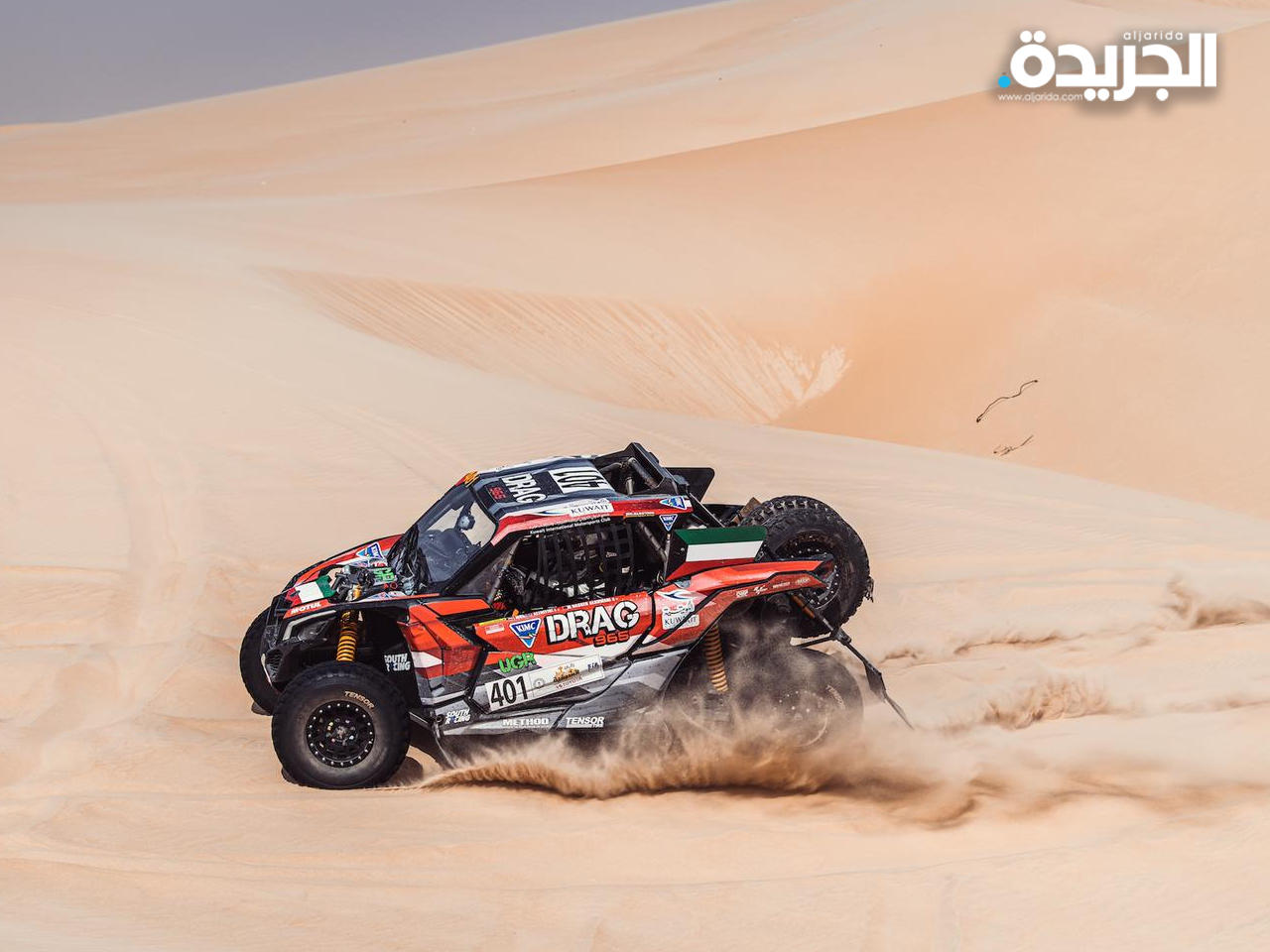 مركبة المتسابق الظفيري ومساعده الكواري خلال رالي باها الشرقية