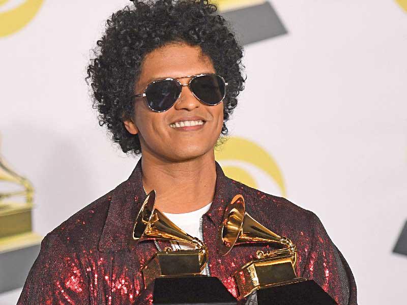 المغني ​برونو مارس