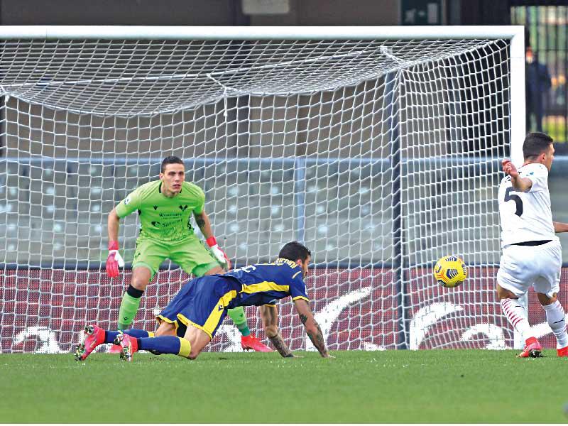 دالوت نجم ميلان يسجل الهدف الثاني