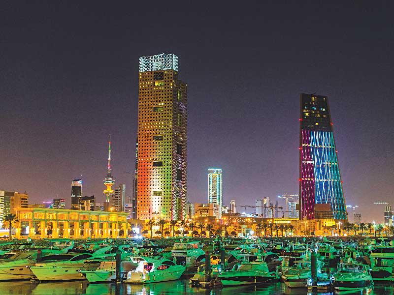 مدينة الكويت بعدسة عبدالمجيد الشطي قبل يوم من فرض الحظر الجزئي