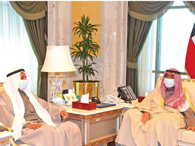 سمو نائب الأمير ولي العهد الشيخ مشعل الأحمد مستقبلاً نائب رئيس مجلس الوزراء وزير العدل وزير الدولة لشؤون تعزيز النزاهة عبدالله الرومي أمس