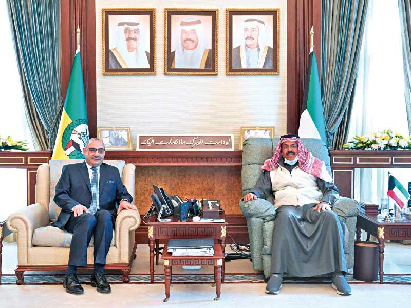 نائب رئيس الحرس الوطني الفريق أول المتقاعد الشيخ أحمد النواف مستقبلاً سفير العراق أمس