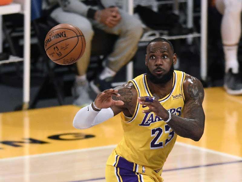 ليبرون جيمس