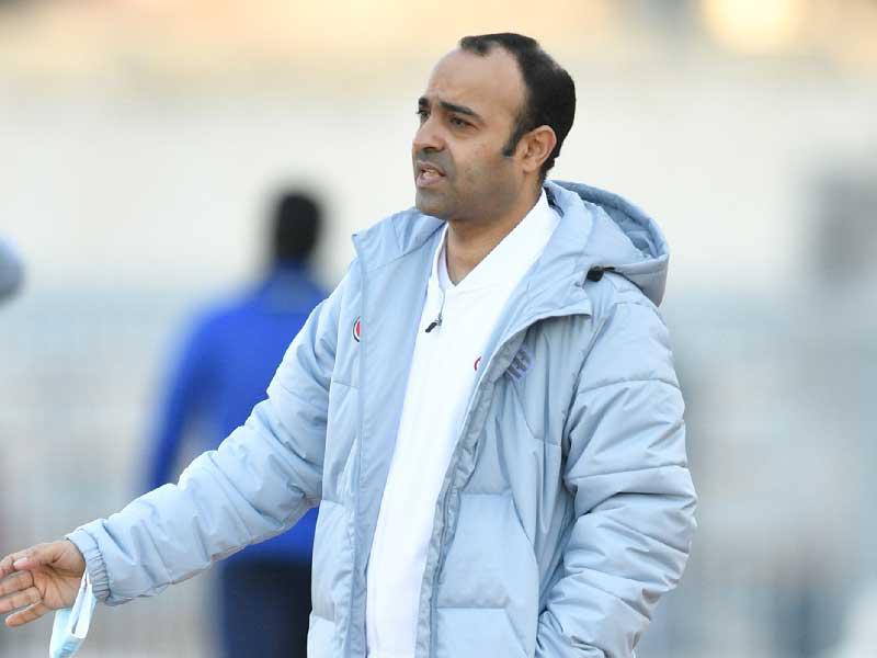 نائب رئيس جهاز الكرة في نادي الكويت عادل عقلة