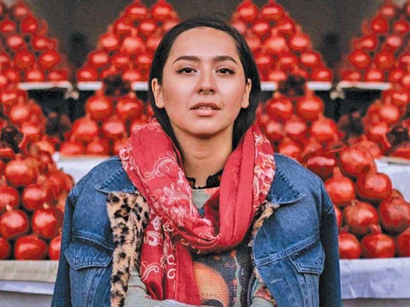 المغنية مانيغا سانغين