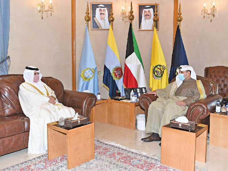 نائب رئيس مجلس الوزراء وزير الدفاع الشيخ حمد الجابر مستقبلاً السفير البحريني أمس