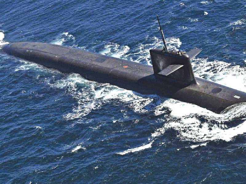 غواصة فرنسية هجومية عاملة بالطاقة النووية متجهة إلى بحر الصين الجنوبيn