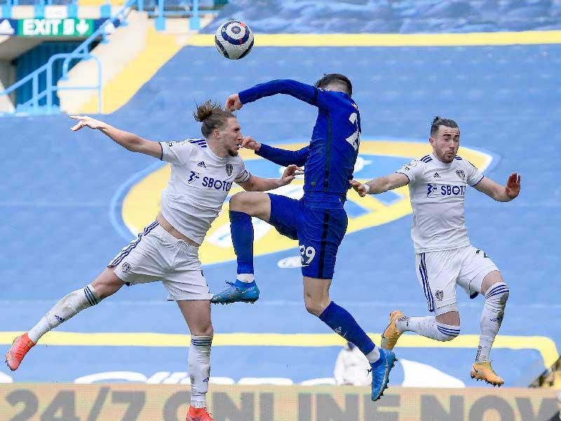 جانب من مباراة ليدز وتشلسي