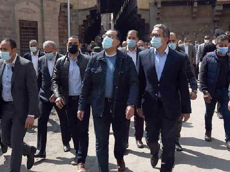 رئيس الحكومة المصرية يتفقد وكالة الغوري التاريخية أمس (مجلس الوزراء) 