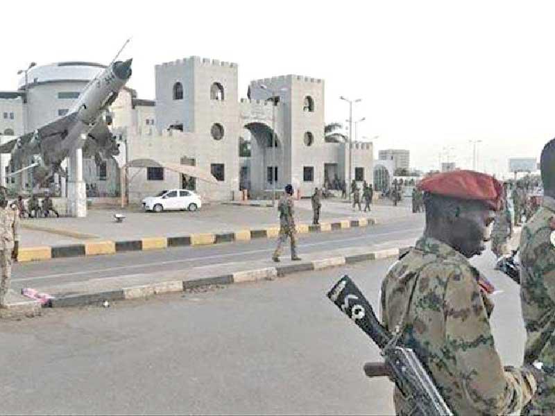 غارات على مواقع لـ «داعش» في أوباري 