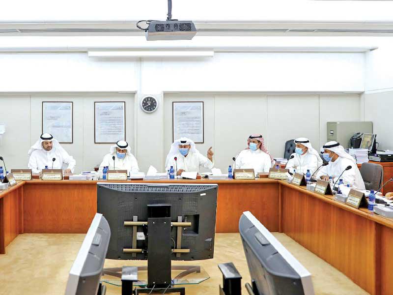 لجنة الميزانيات والحساب الختامي في اجتماعها أمس