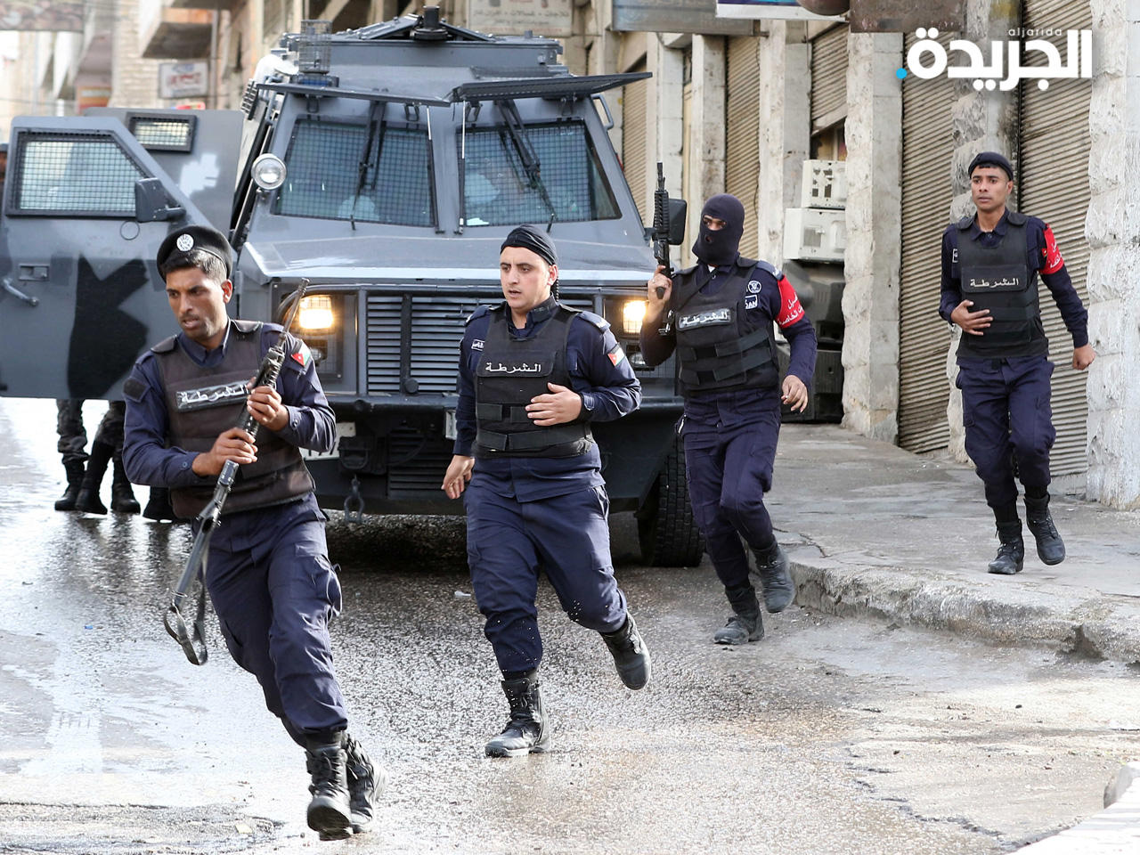 الإعدام شنقاً على 5 من مرتكبي جريمة فتى الزرقاء