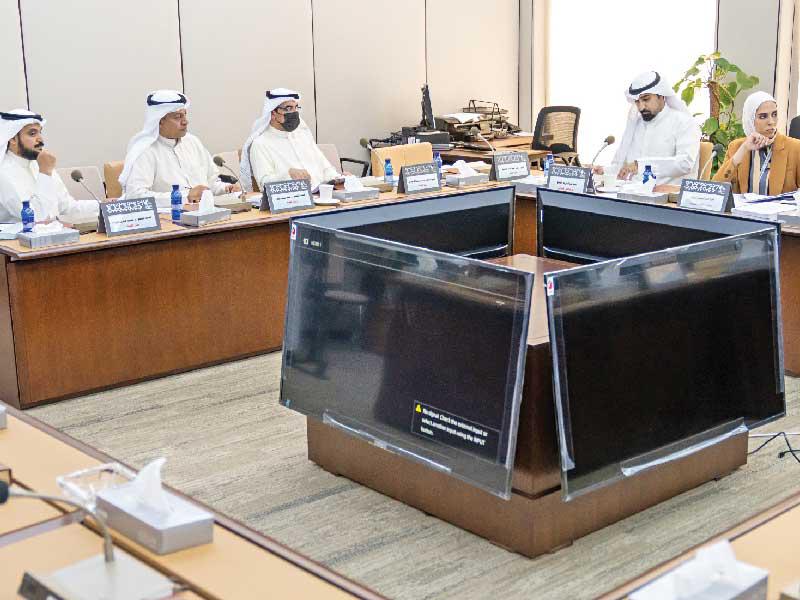 النائب محمد الحويلة في اجتماع لجنة شؤون التعليم والثقافة والإرشاد البرلمانية أمس