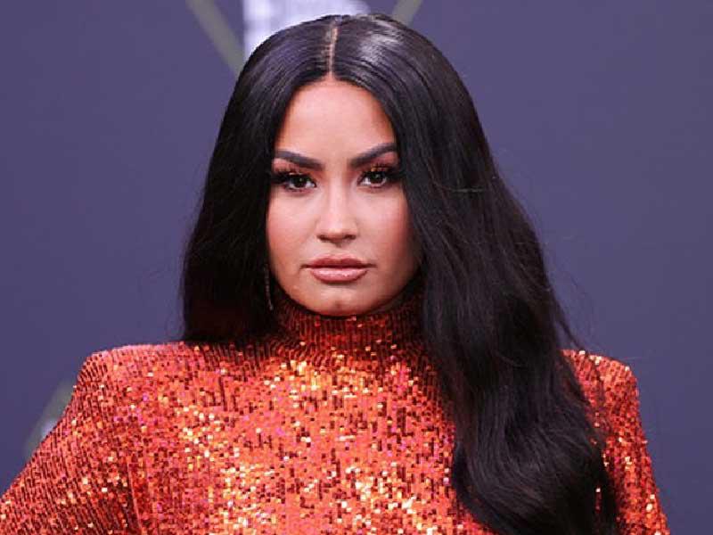 المغنية ديمي لوفاتو 