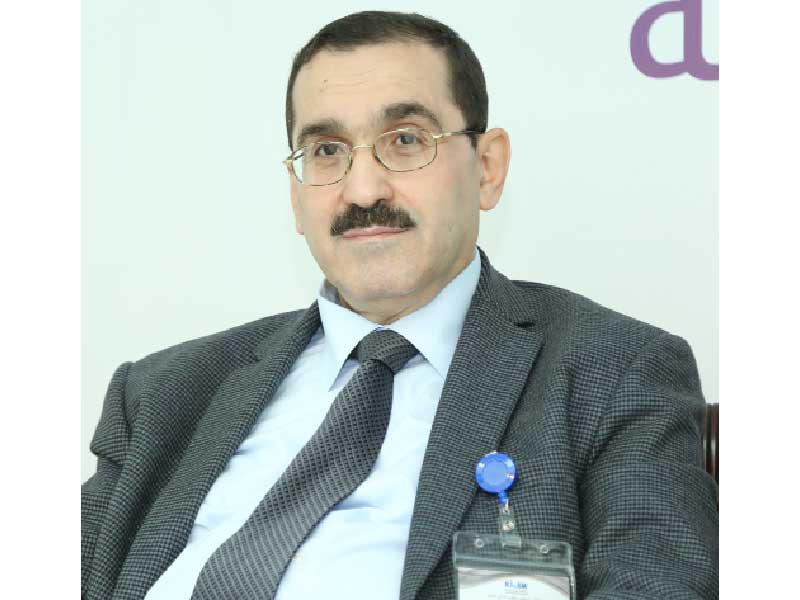  أستاذ القانون العام في الكلية د. يسري العصار