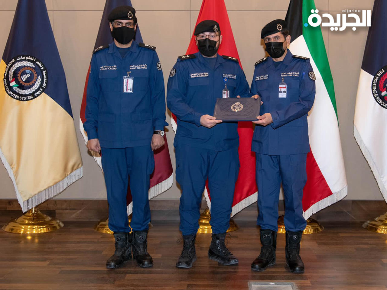 المكراد مكرماً القائمين على دليل اشتراطات السلامة والوقاية من الحريق