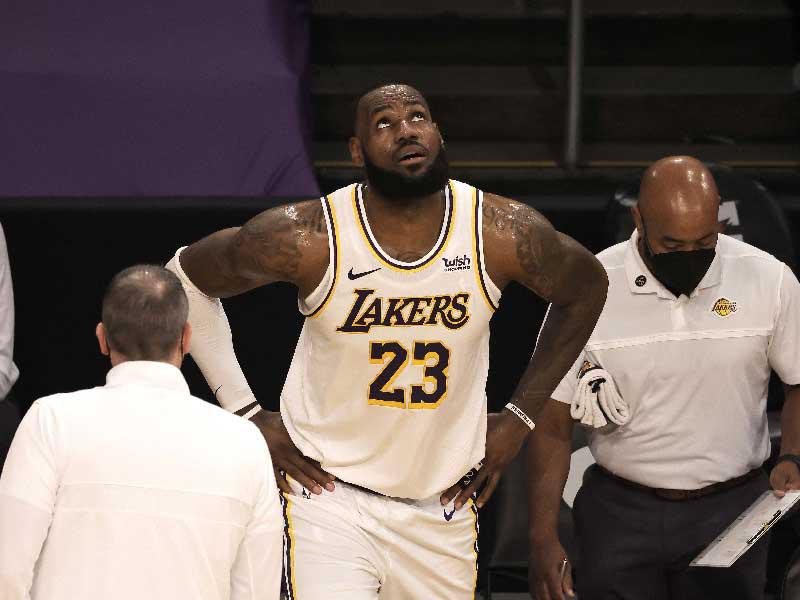 نجم لوس أنجلس ليكرز ليبرون جيمس