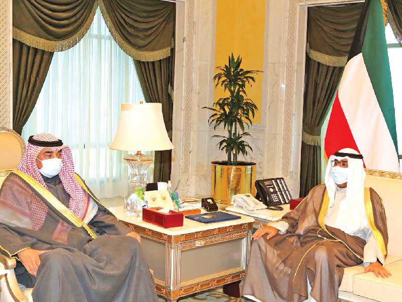  نائب الأمير مستقبلاً  رئيس مجلس الوزراء سمو الشيخ صباح الخالد أمس