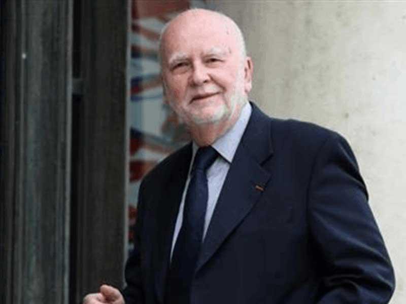 الشاعر البولندي آدم زاغاييفسكي