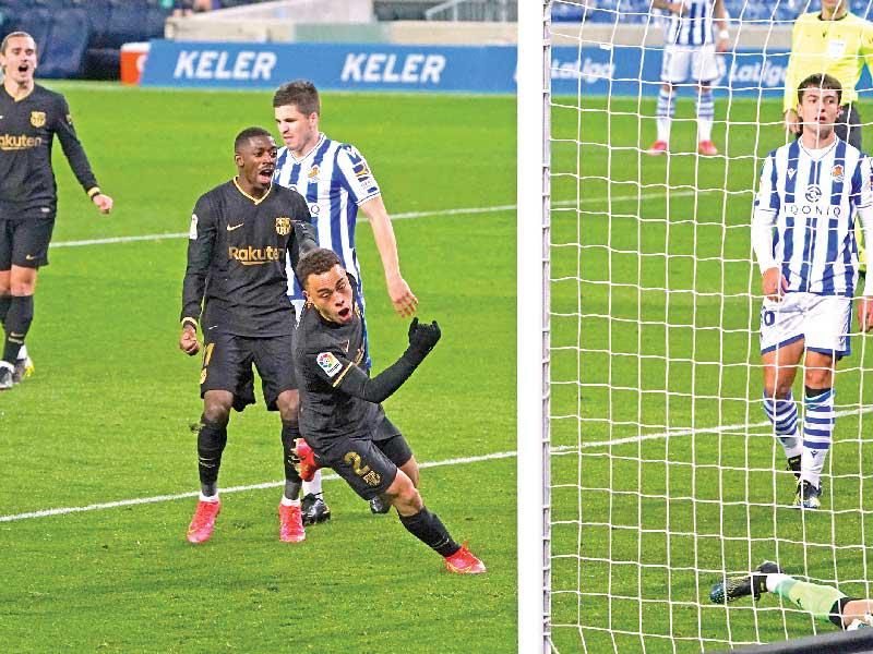 ديست نجم برشلونة يحرز الهدف الثالث في مرمى ريال سوسييداد